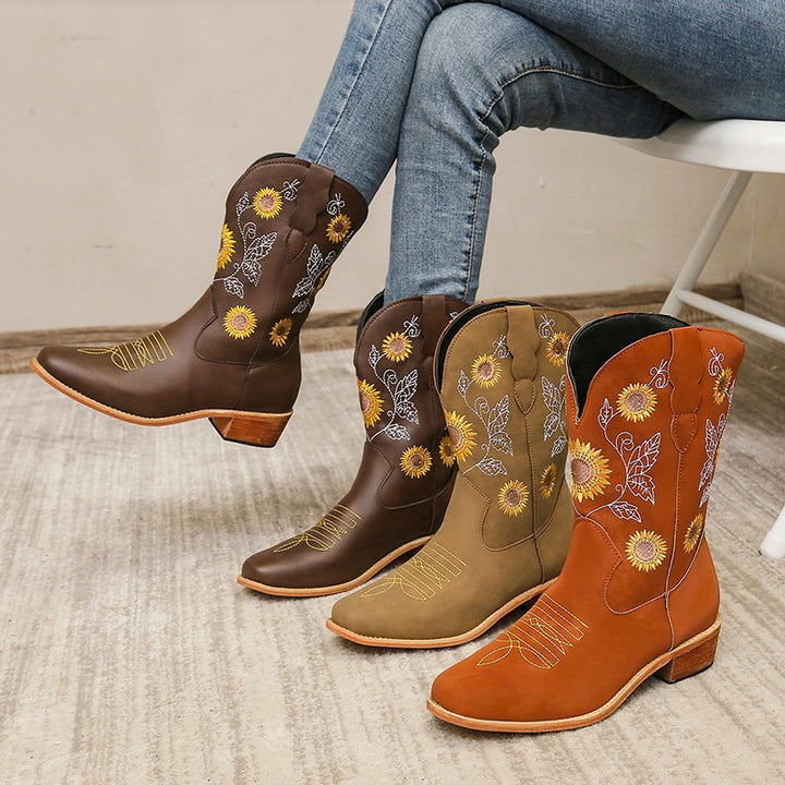 Dame trendy cowboystøvler med florale broderier Stilla