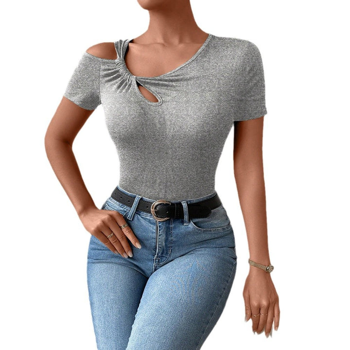 Kvinders figursytende bodysuit med asymmetrisk halsudskæring og trendy knudedetalje Stilla