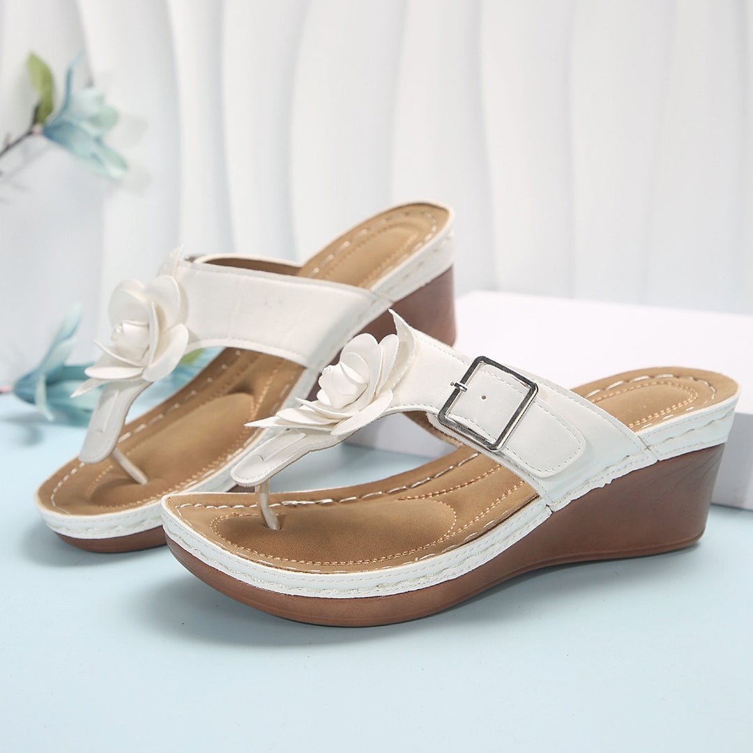 Dame Elegante Wedge-Sandaletter med dekorative Blomsterapplikationer Stilla
