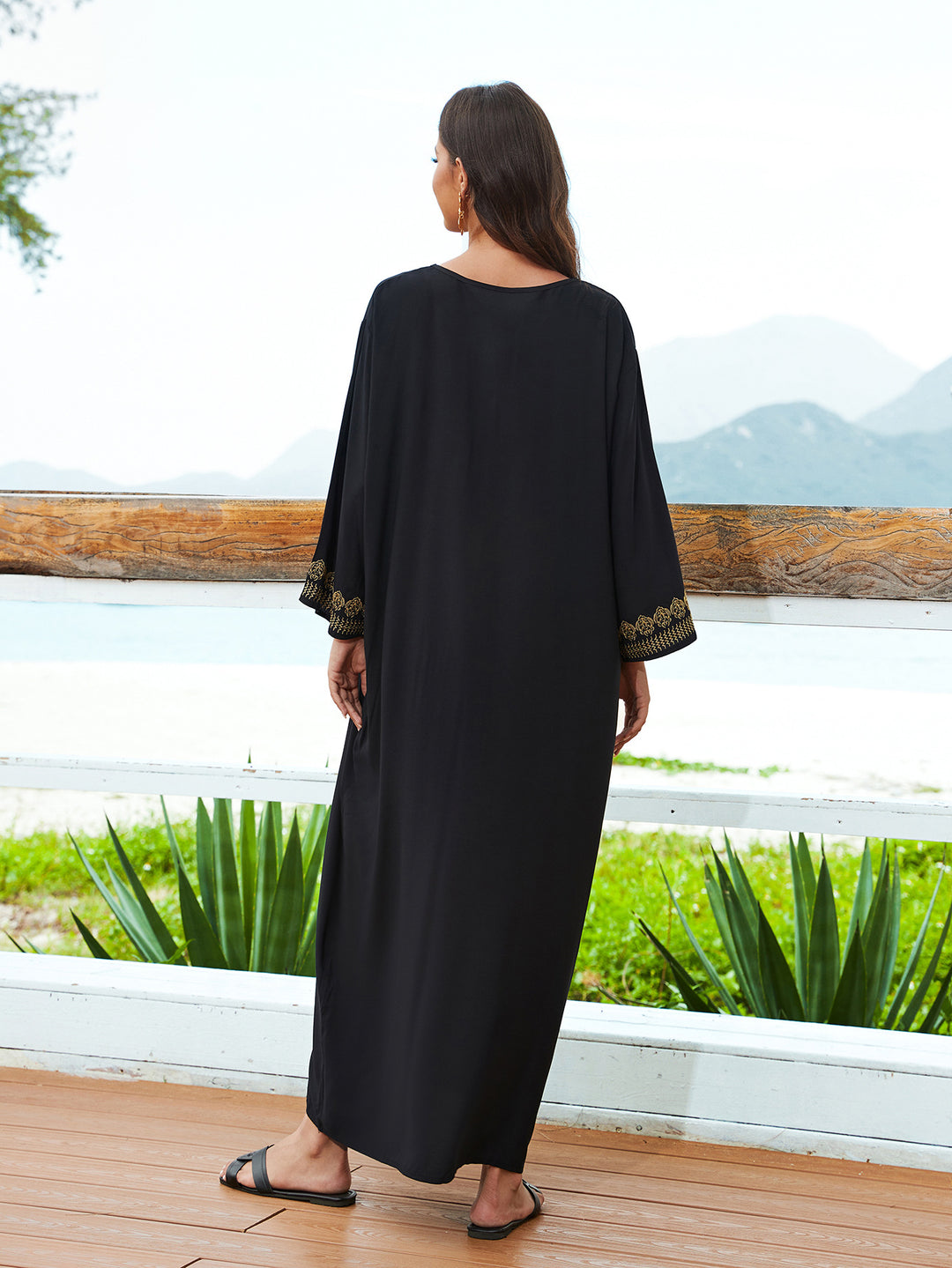 Dame Kaftan med kunstneriske gyldne broderier og elegant snit Stilla