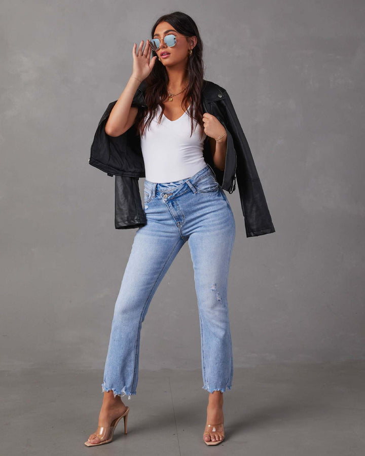 Dame mode højvandsjeans i afslappet vintage-stil med frynset kant Stilla