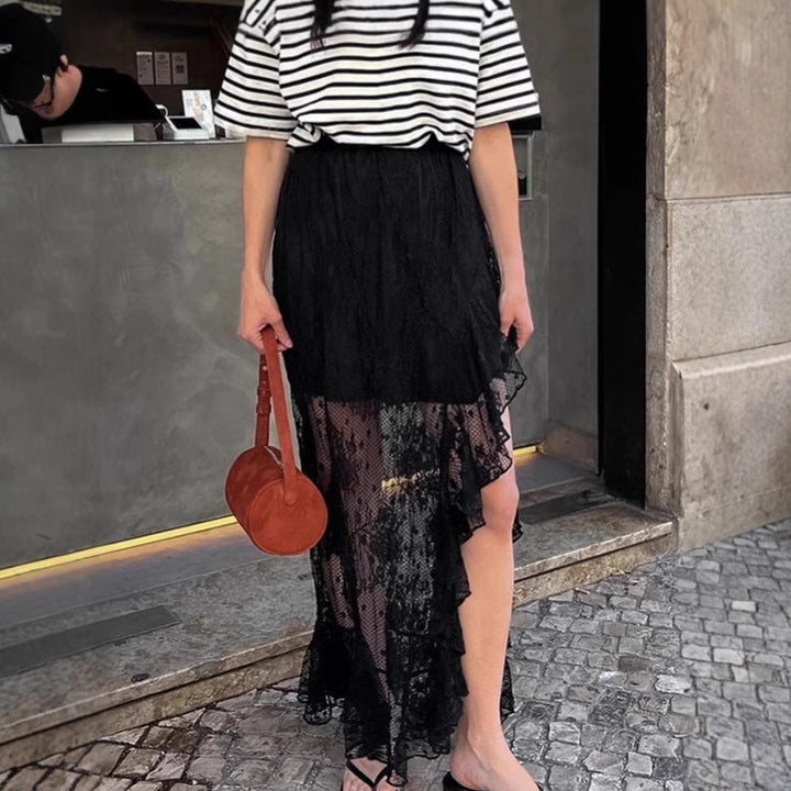Dame maxi-nederdel med asymmetrisk flæse-design lavet af let chiffon Stilla