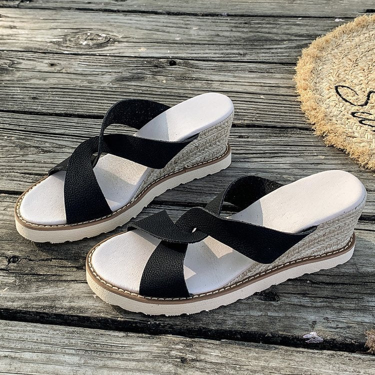 Dame Wedge-sandaler med trendy krydsremme og behagelig sål Stilla