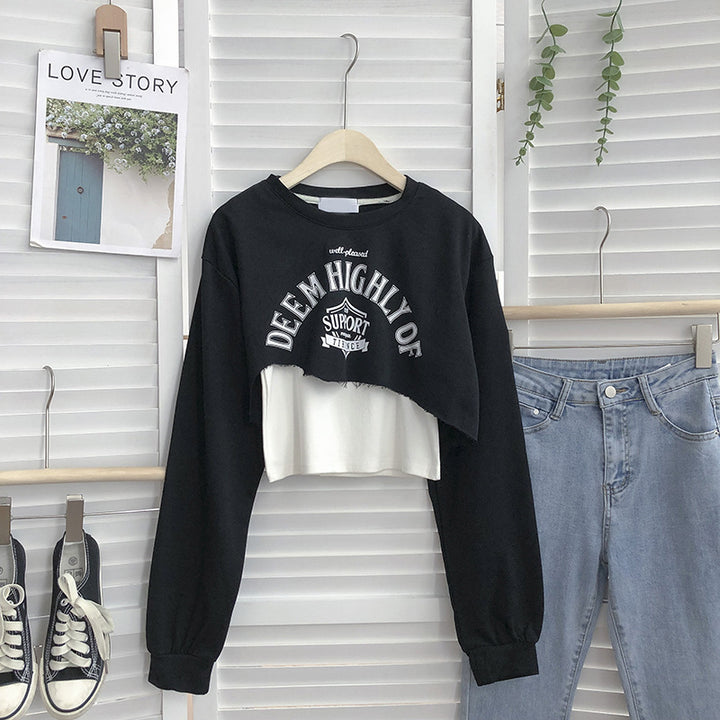 Femme Skåret Grafisk Sweatshirt med Stilfuld Statement Stilla