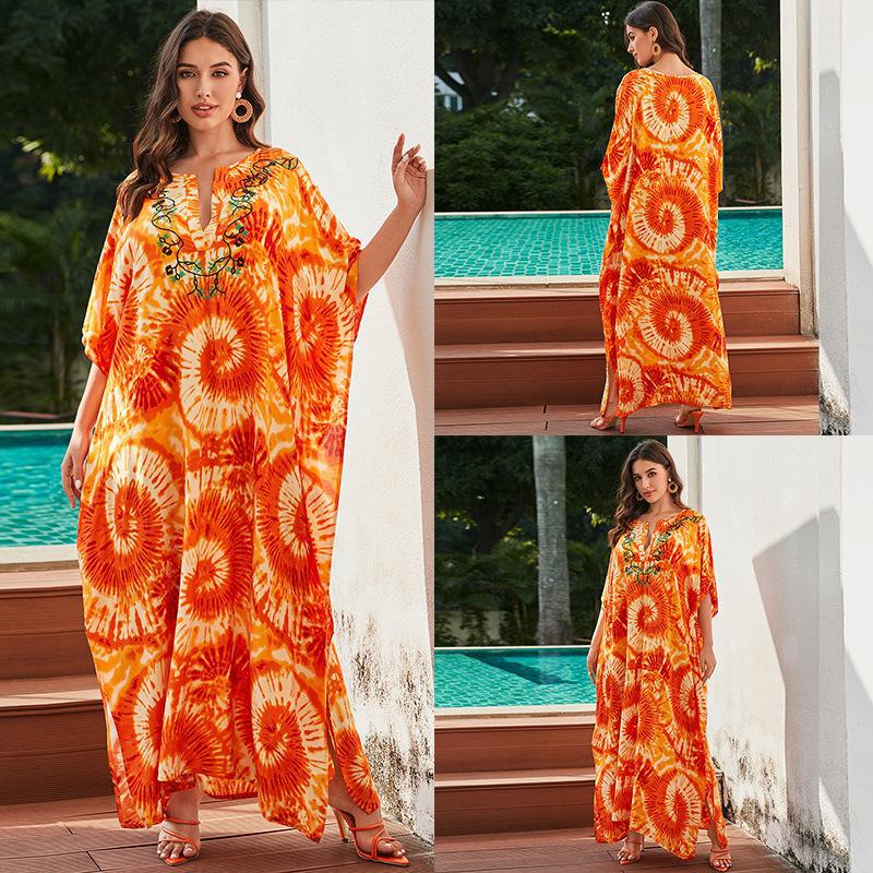 Dame kaftan med håndlavet tie-dye mønster og elegant broderi Stilla