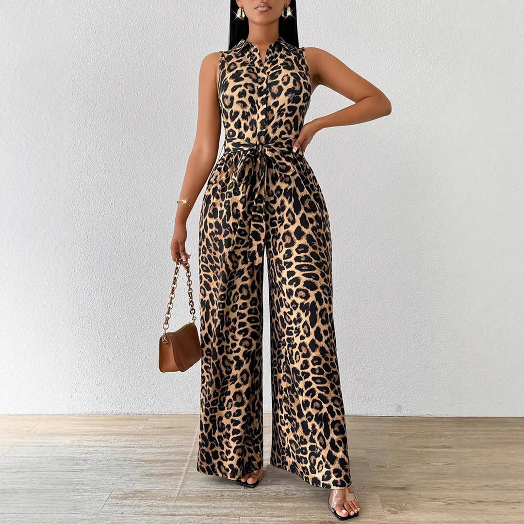 Dame løs jumpsuit med iøjnefaldende leopardmønster Skovae