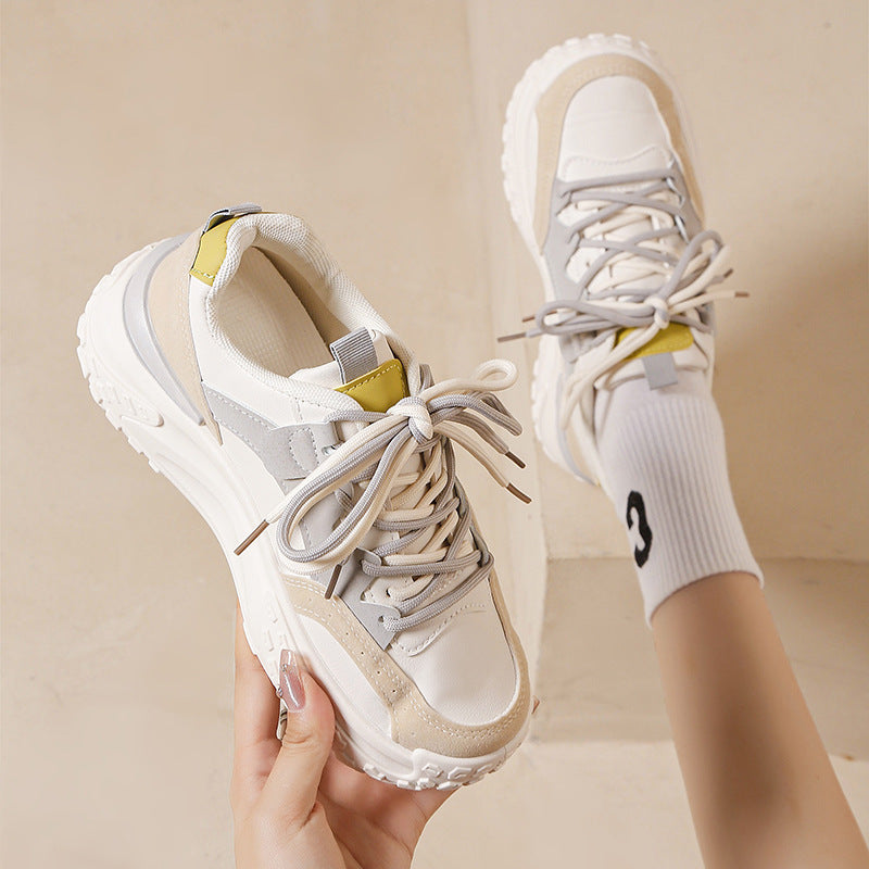Dame sporty sneakers med tykk profilsål og innovativt dæmpningssystem Stilla