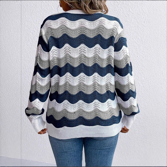 Kvinders V-hals sweater med bølgemønster og luftig struktur Stilla