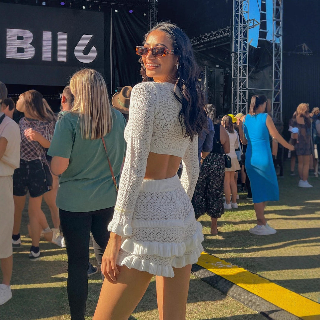 Dame sæt med hæklede crop-top og rynkede shorts Skovae