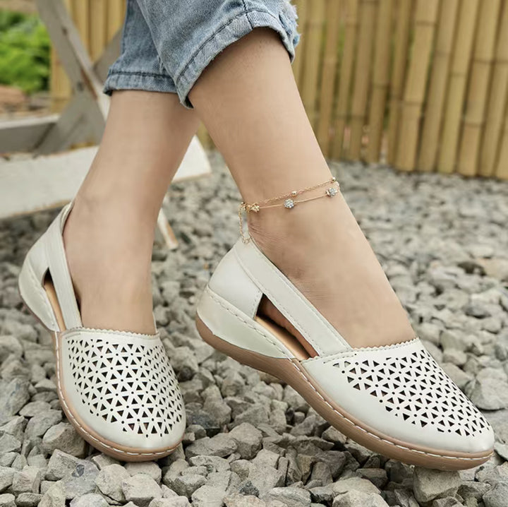 Dame Elegante og åndbare Ballerinas med kunstnerisk perforeringsdesign Stilla