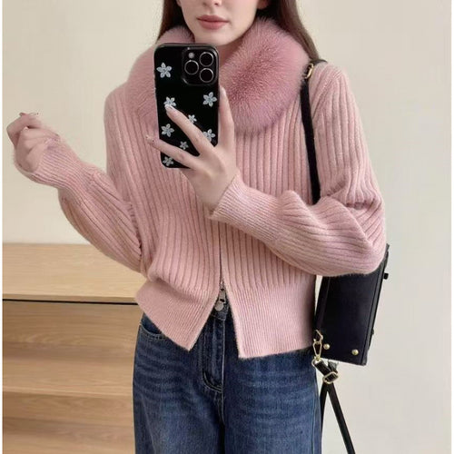 Kvinders cardigan med højkvalitets faux fur krave og elegant ribbet tekstur Stilla