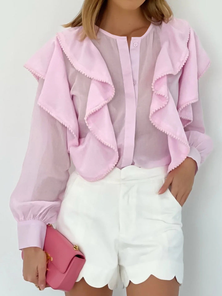 Damebluse med voluminøse flæser og elegant ståkrave Stilla