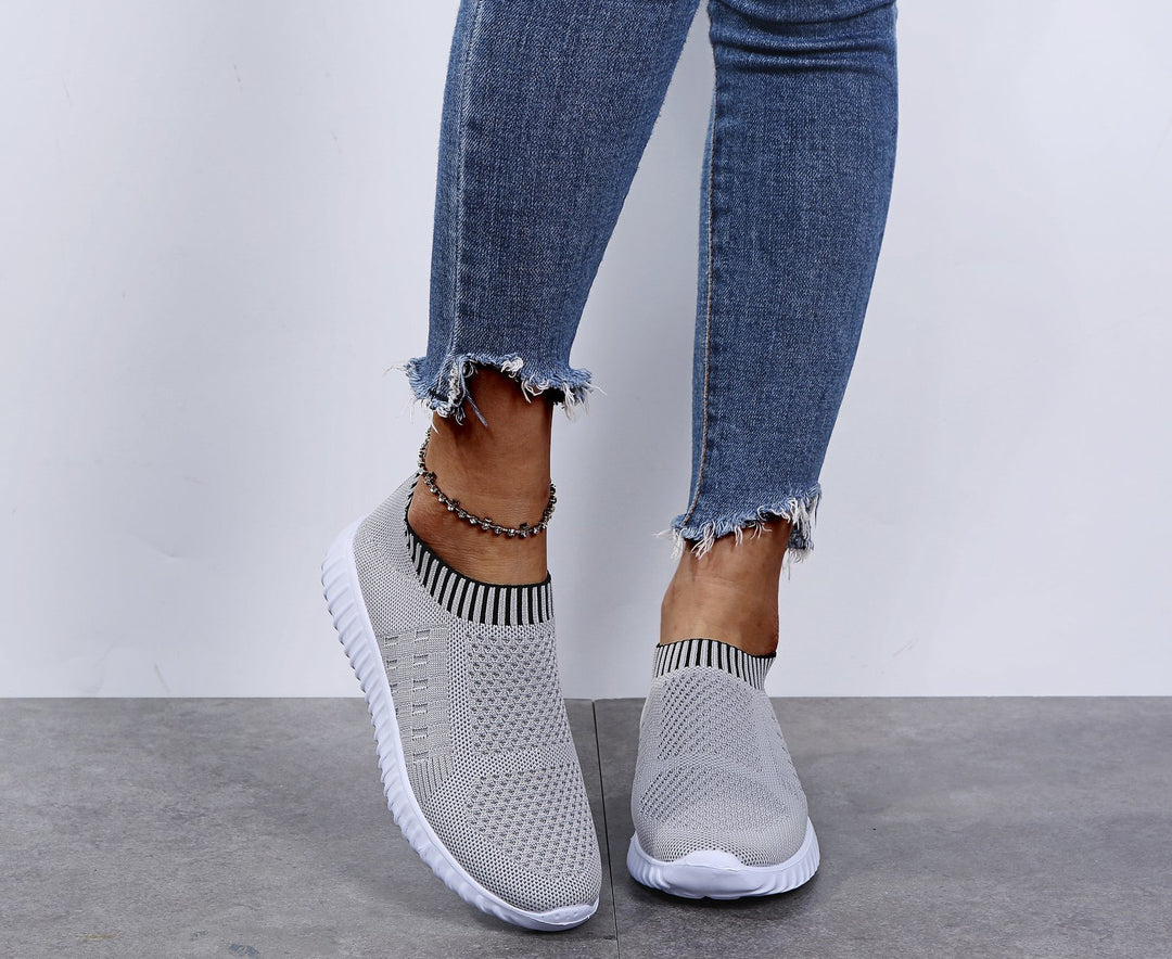 Dame Sporty Slip-On Sneakers med elastisk strikoverdel og skridsikker sål Stilla