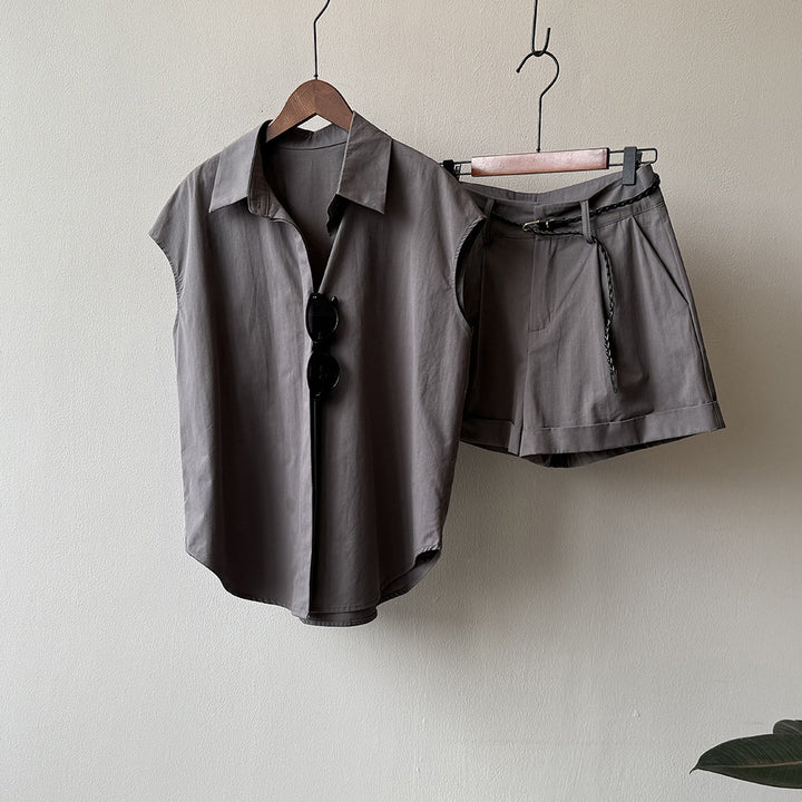 Dame afslappet sæt bestående af ærmeløs bluse og shorts med justerbar talje Stilla