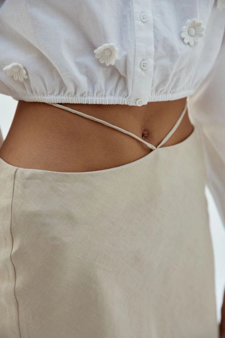 Dame Midi-nederdel med innovativt indpakningsdesign og feminine detaljer Stilla