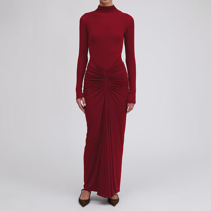 Dame maxikjole med elegant drapering og klassisk stålkrave Stilla