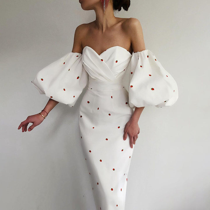 Dame Eksklusiv elegant Aftenkjole med voluminøse Puffærmer og blomsterdesign Stilla