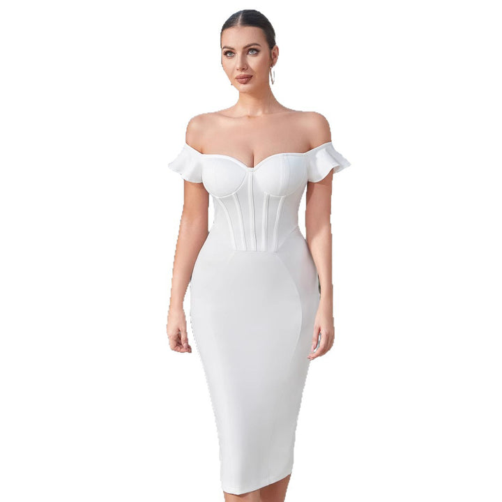 Kvindernes figursyede kjole med off-shoulder design og korsett look Stilla