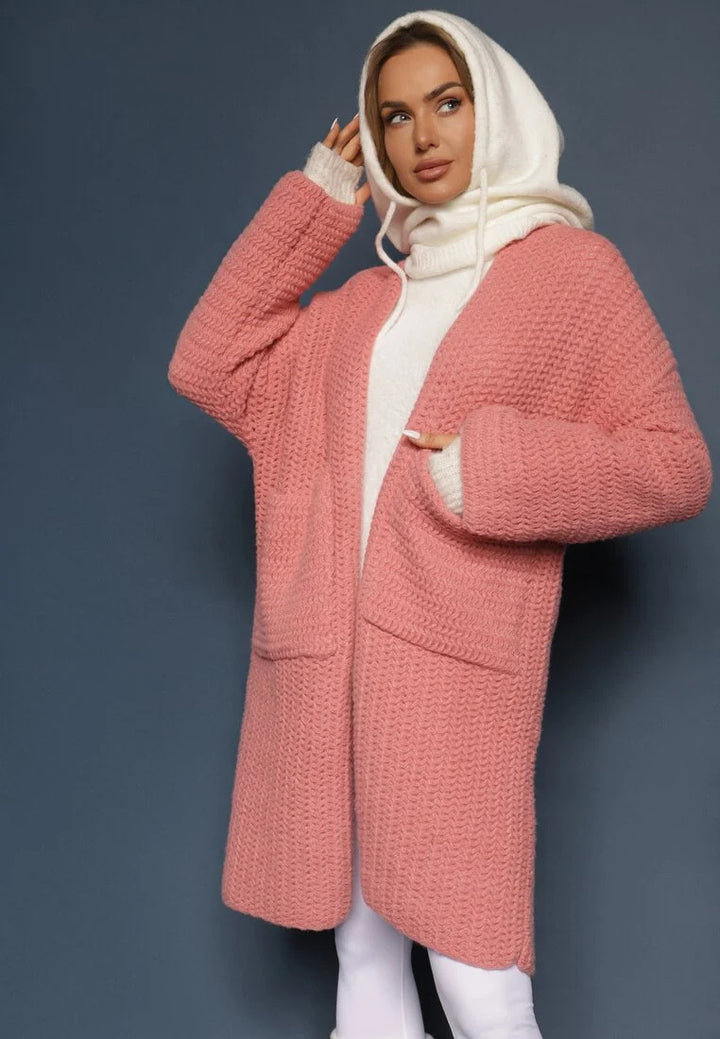 Kvinders oversized cardigan med dyb V-hals og praktiske lommer Stilla