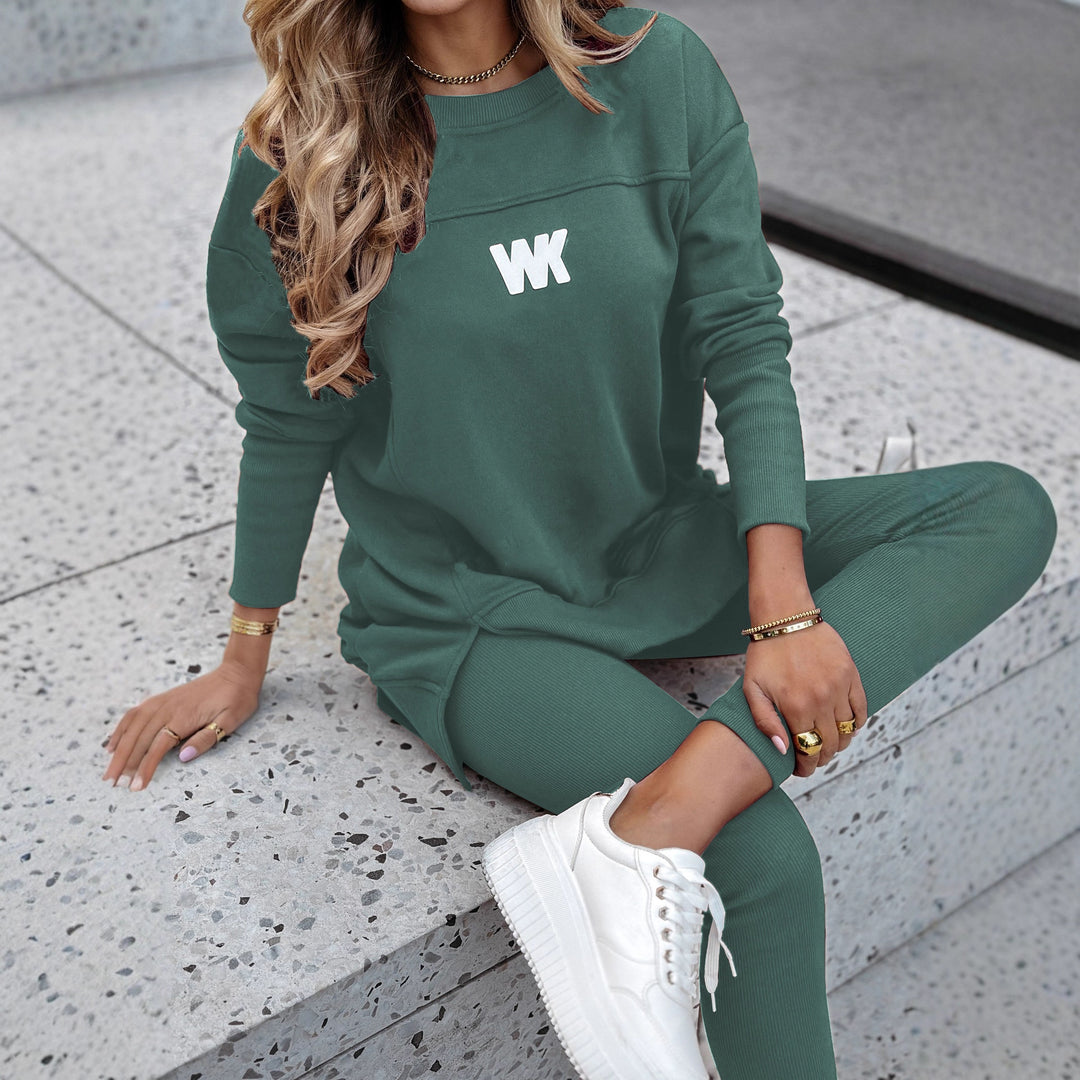 Kvinders sporty lounge sæt med oversized sweatshirt og figursyede leggings Skovae