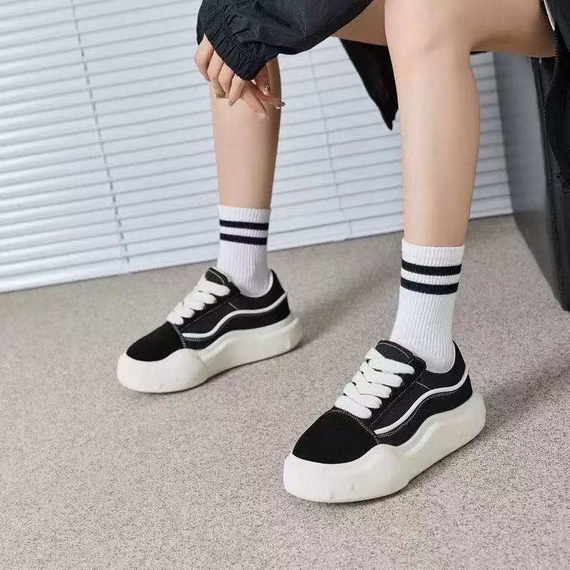 Dame Komfortable Sneakers med tyk Plateau Stilla
