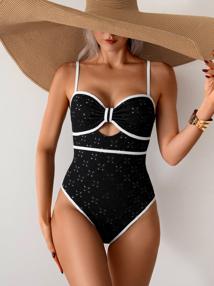 Dame Elegant One-Piece Swimsuit with Fashionable Knot Design Skovae