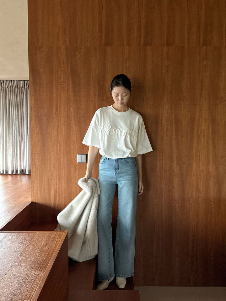 Dame Oversized T-shirt med voluminøs pasform og legende skrifttype Stilla