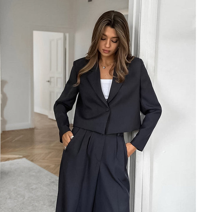 Dame To-delt Blazer- og Bukser-Sæt med moderne accenter og elegant snit Stilla