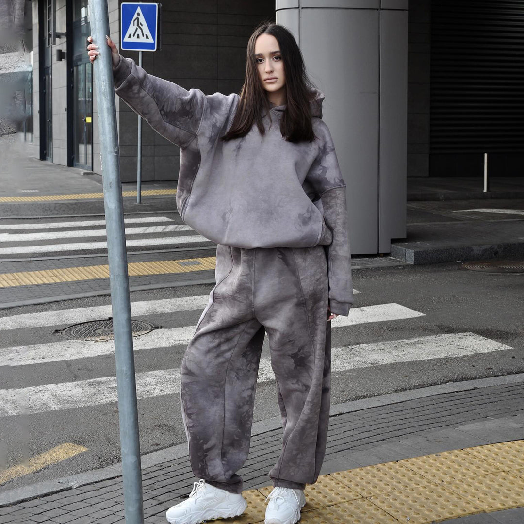 Ladies sporty hoodie and jogger set with unique tie-dye pattern Stilla
