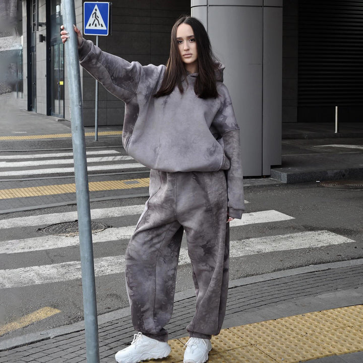 Ladies sporty hoodie and jogger set with unique tie-dye pattern Stilla