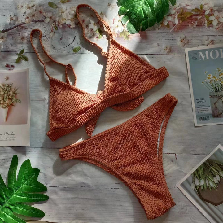 Dame flettet triangle-bikini med komfortabel pasform og mode detaljer Stilla