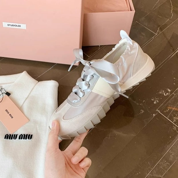 Dame moderne Sneakers med struktureret overmateriale og skridsikker gummisål Stilla