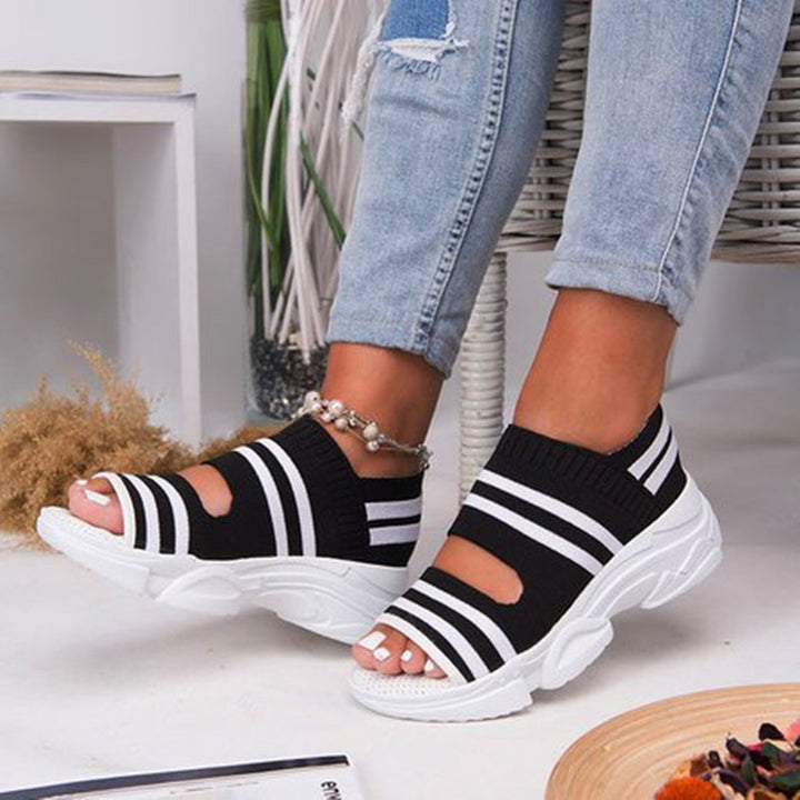 Dame Komfortable Sport-Sandaler med elastiske indsatser og moderne design Stilla