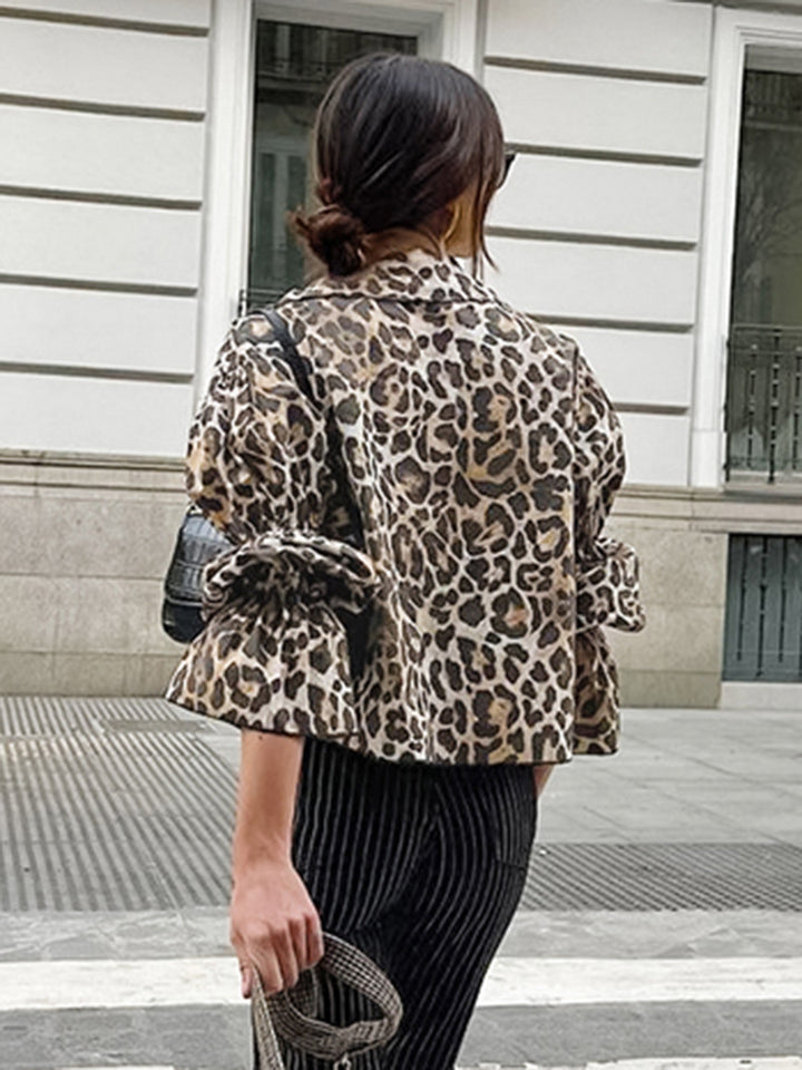Dame Animal-Print Bluse med voluminøse ærmer og dekorativ knaplukning Stilla