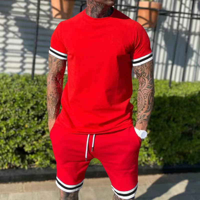 Herre nan sporty fritidssæt lavet af bomuldsjersey med rundhalset t-shirt og snore shorts Skovae