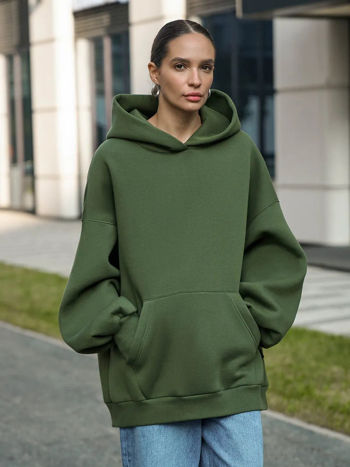 Kvinders oversized hoodie med voluminøse ærmer og integreret kængurulomme Skovae