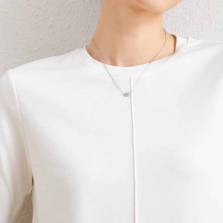 Dame T-shirt med afslappet pasform og moderne detaljer Stilla