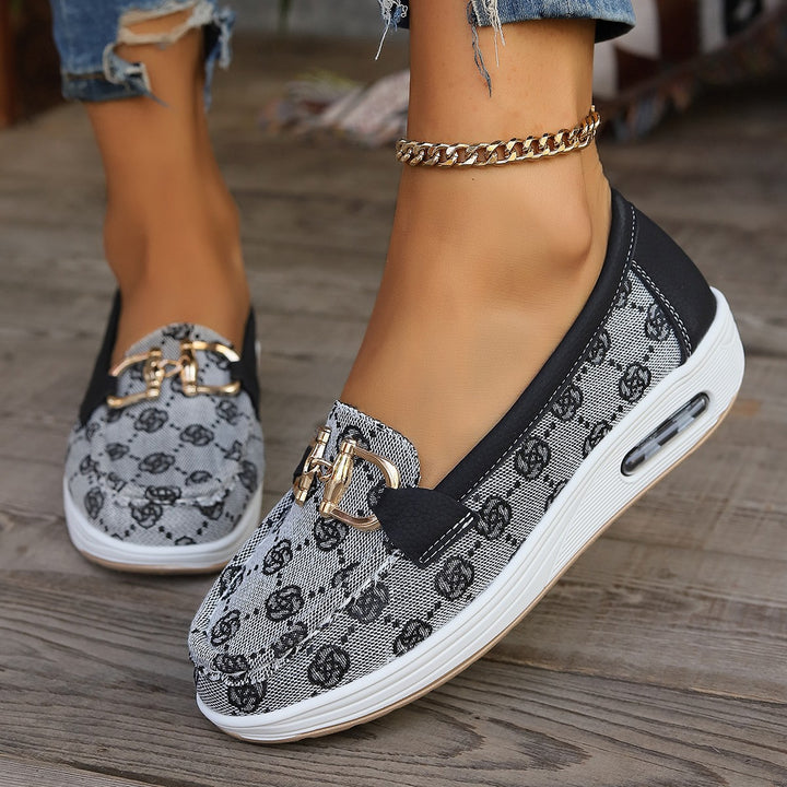 Damer Behagelige Slip-On Sneakers med eksklusiv spænde-detalje og åndbar overfladestruktur Stilla