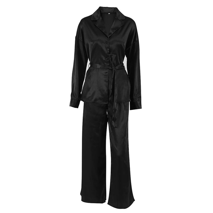 Dame Satin Pyjamas Sæt med smuk Bælte og elegant Knapdetalje Stilla