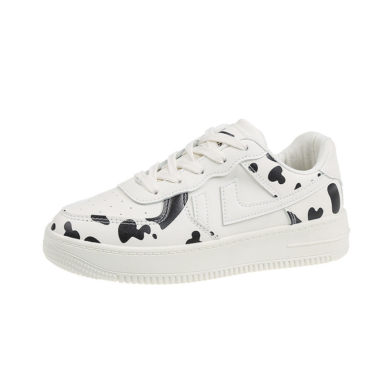 Dame sneakers i moderne ko-mønster design med skridsikker sål og polstret indersål Stilla