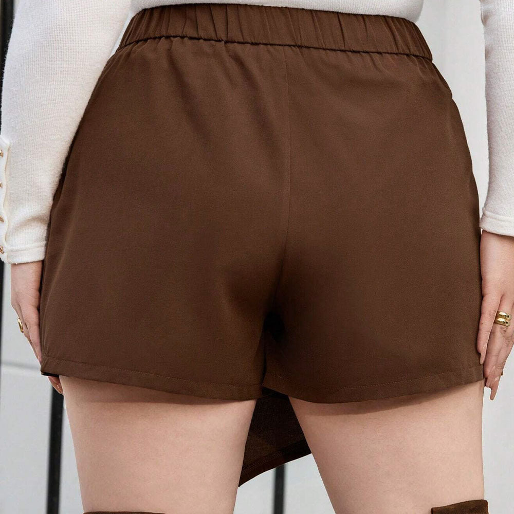 Dame vikleskort med elegante draperinger og asymmetrisk kant Stilla