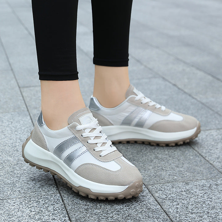 Dame nan retroorienteret city-sneaker med groft sål, polstret komfort fodseng og ruskindsdetalje Skovae