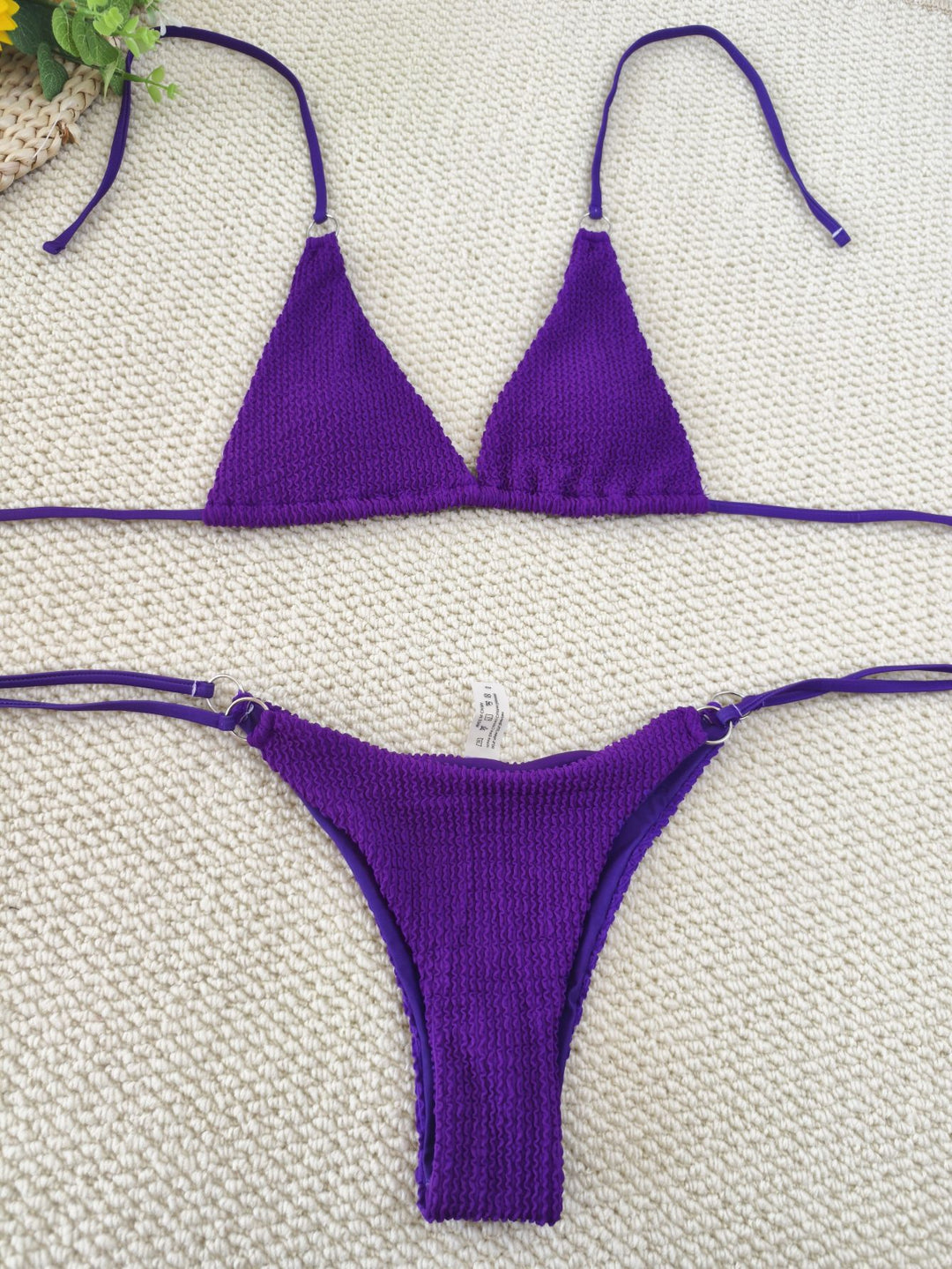 Dame Triangel-Bikini med struktureret stof og elegante ringdetaljer Skovae