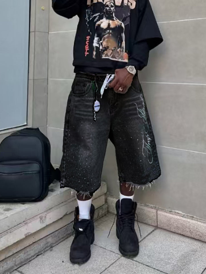 Herre afslappede denim shorts med frynset kant og grafisk tryk Stilla