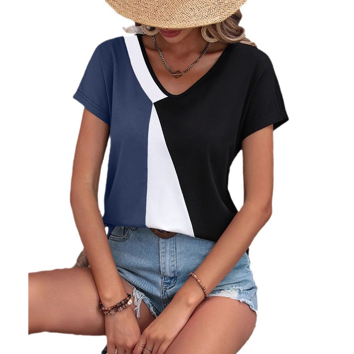 Dame Trendy V-Hals T-Shirt med moderne blokdesign og afslappet snit Stilla