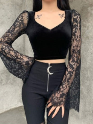 Dame crop-top med elegante spidse ærmer og figursyet snit Skovae