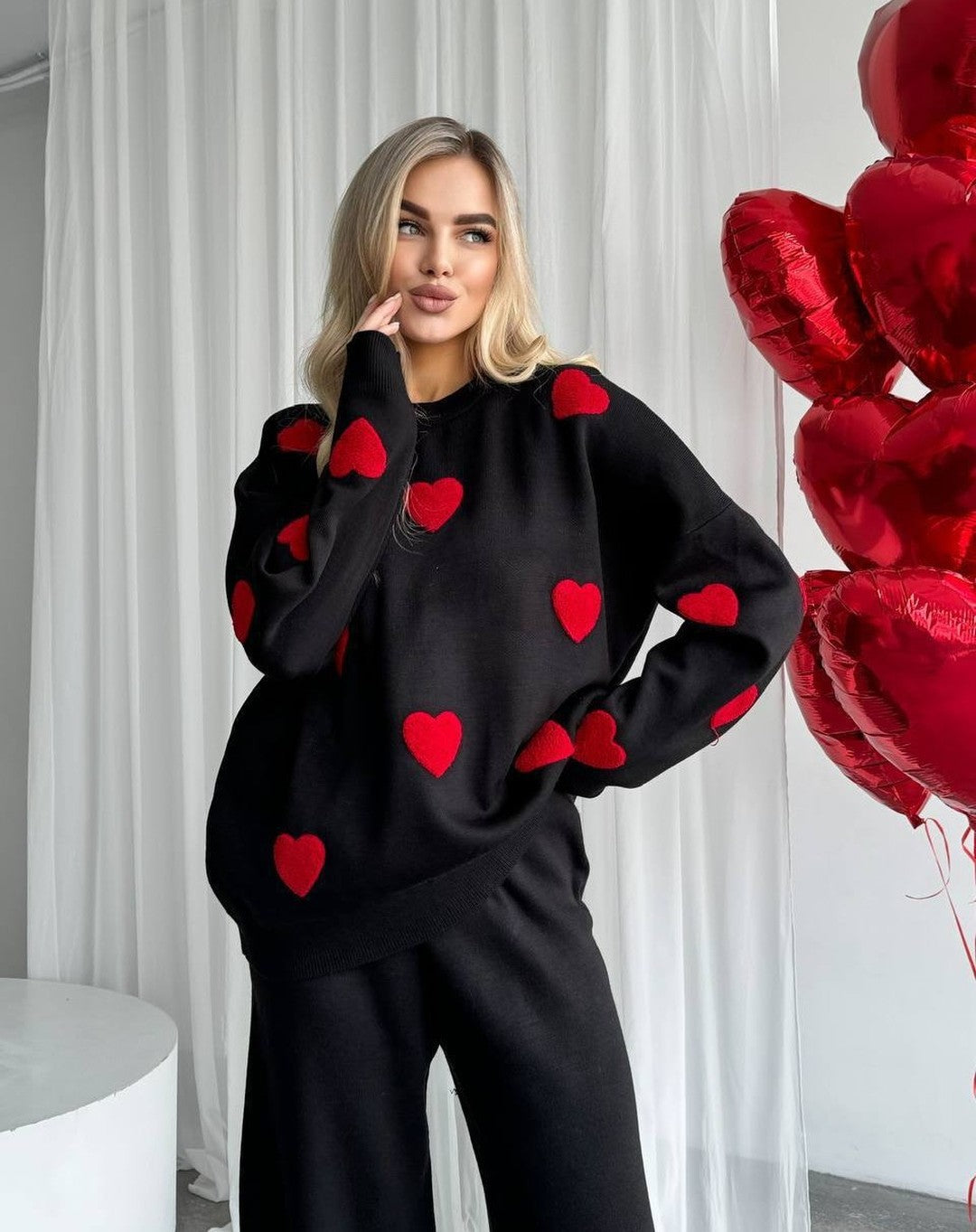 Dame hyggelig sweater med hjerteformede applikationer og bred pasform Stilla