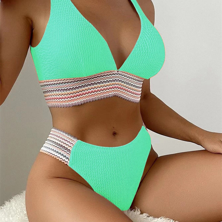 Dame bikini-sæt med moderne V-udskæring og struktureret materiale Skovae