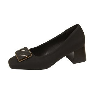 Dame elegante pumps med kvadratisk tå og moderne spænde Stilla