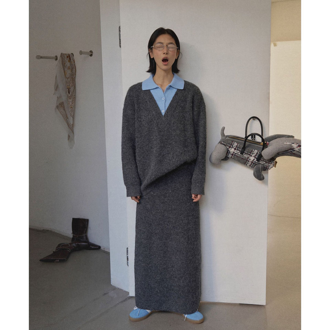 Dame strikpullover og maxiskørt sæt i blødt materiale med moderne look Stilla